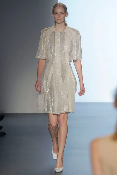 Look 27